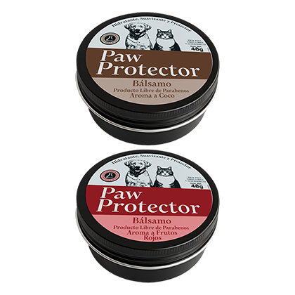 Envases redondos de b&aacute;lsamo Paw Protector con ilustraciones de un perro y un gato y etiquetas que indican diferentes aromas y que son productos libres de parabenos.

Descripci&oacute;n generada con IA